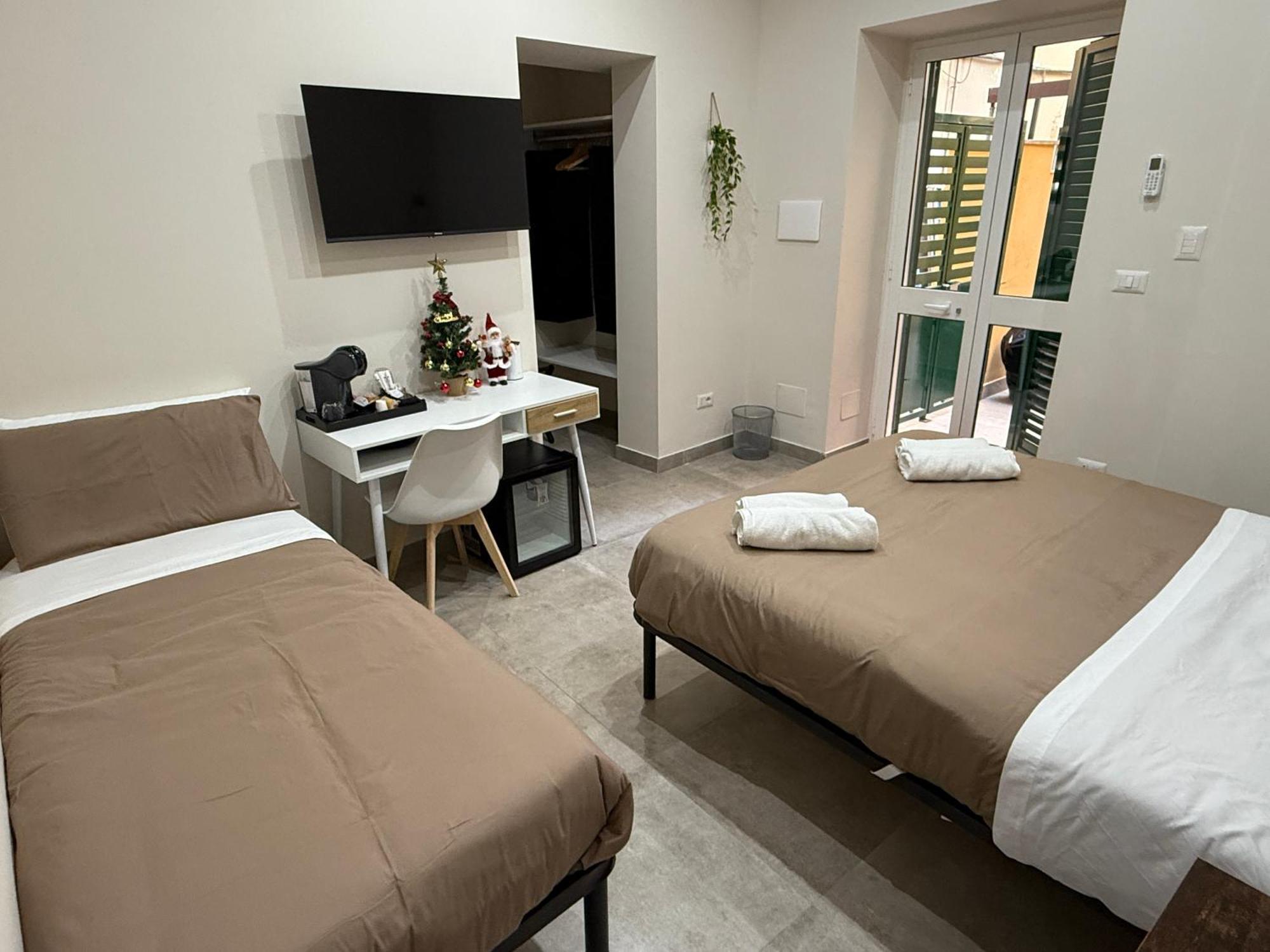 Stay In Naples - Arenaccia 211 Rooms And Suite Eksteriør billede